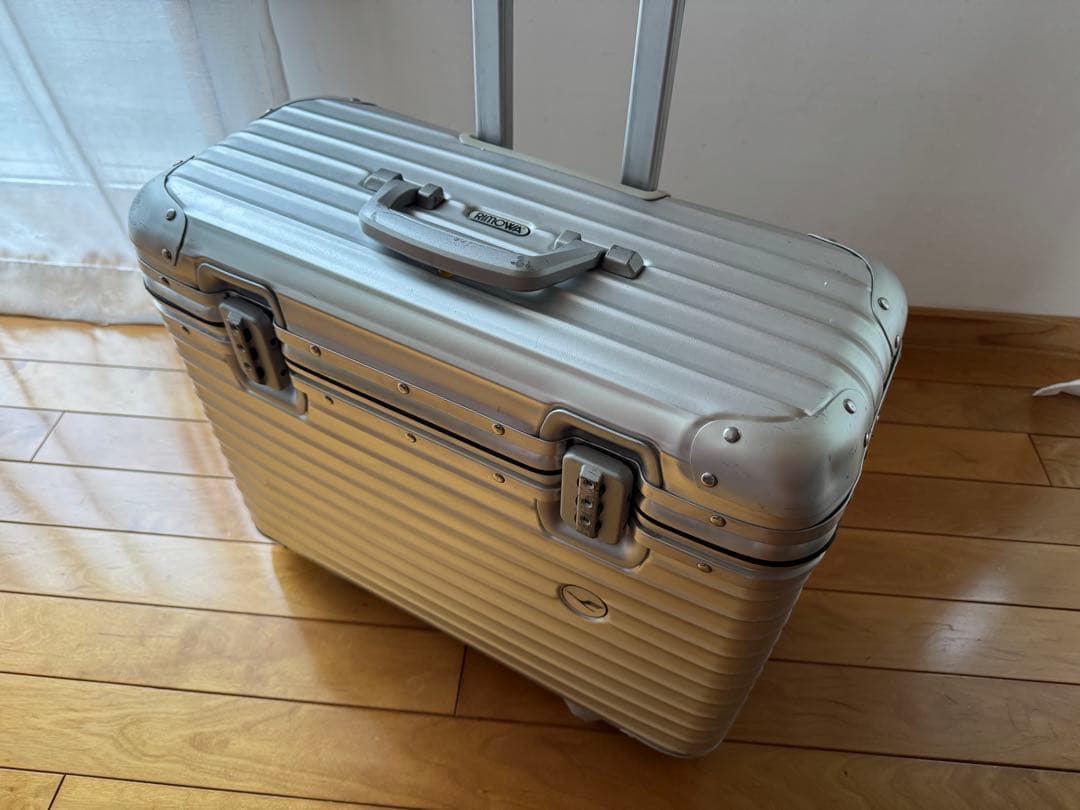 廃盤希少品】RIMOWA ルフトハンザ パイロット トロリー 2輪 29L - メルカリ
