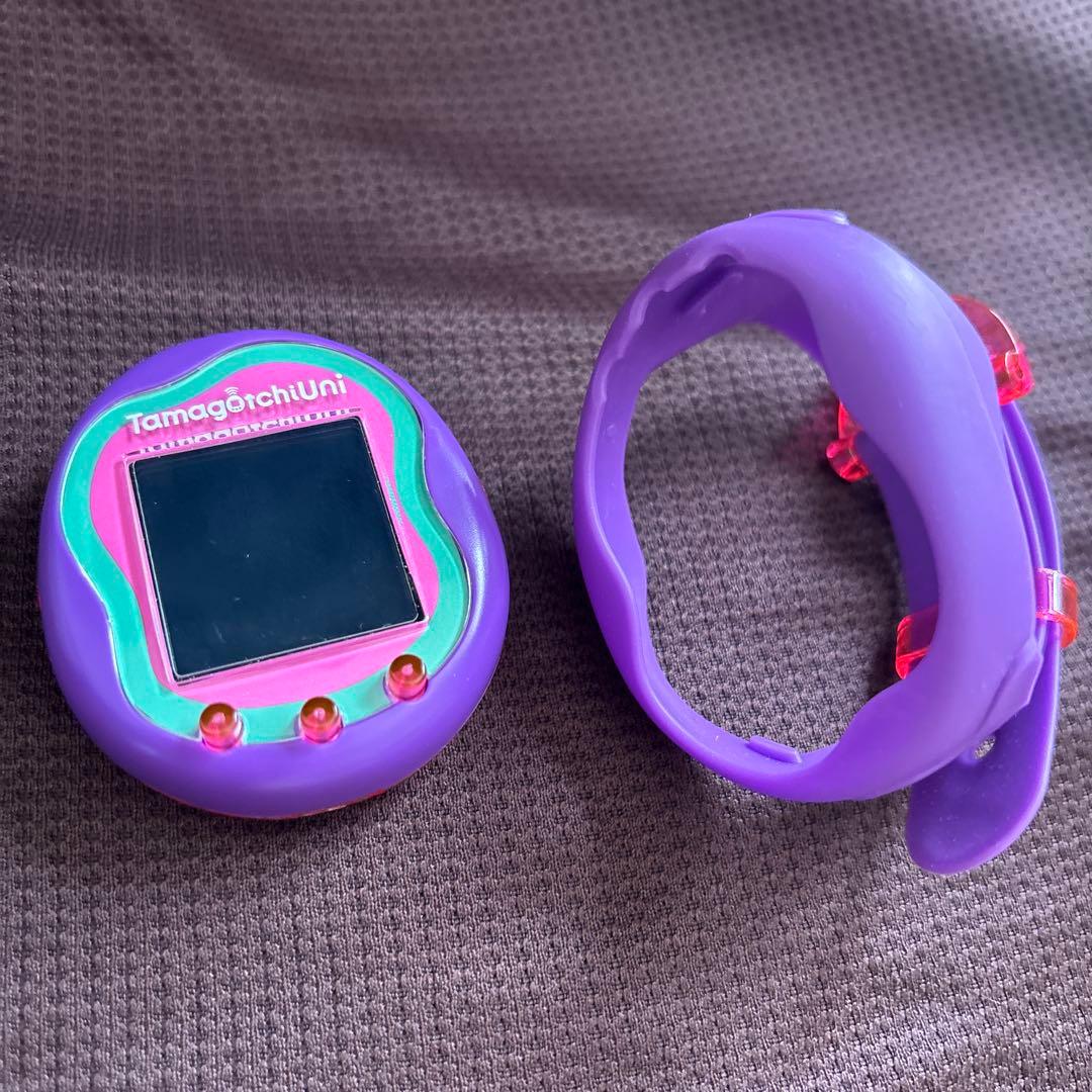 たまごっちユニ　uni 本体、バンド、ケーブル Tamagotchi Uniバンド・充電ケーブル・取扱説明書 付き - メルカリ