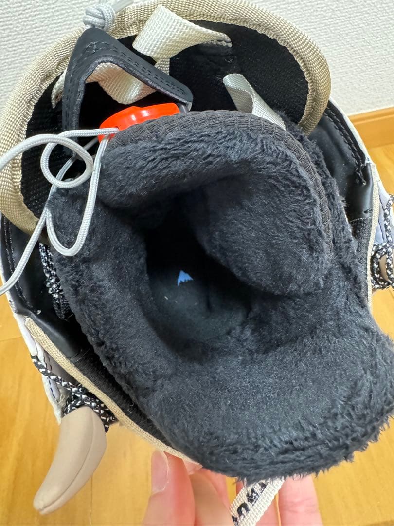 美品 2023モデル BURTON MINT 23.5cm 可愛い 初心者