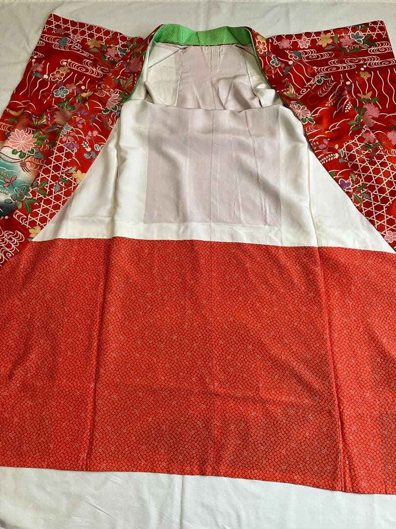 七五三 七歳祝い着 高級正絹着物 古典柄 立涌 籠目 波文 蝶菊梅萩 三段