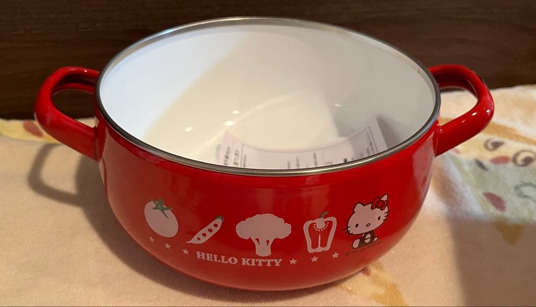 サンリオ ハローキティ キティベジタブルシリーズ ホーロー鍋 赤 2008