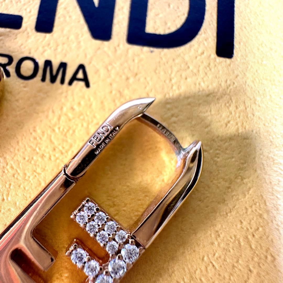 目黒蓮さん着用 FENDI オーロック ピアス 両耳用 ゴールド ライン
