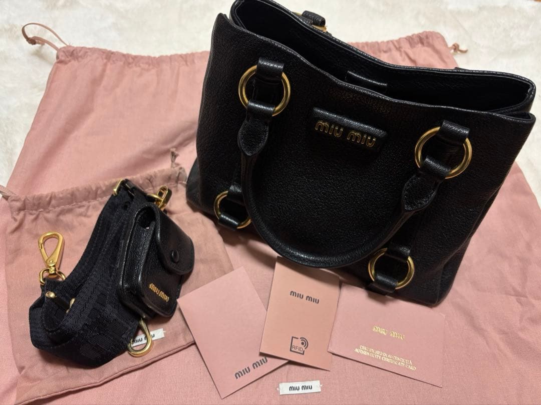 miu miu ハンドバッグ ブラック MIU MIU (ミュウミュウ) マテラッセレザー オープン ハンドバッグ