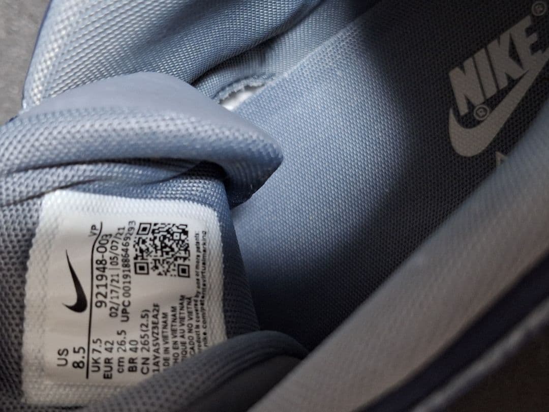NIKE AIR MORE UPTEMPO 921948‐003　26.5cm