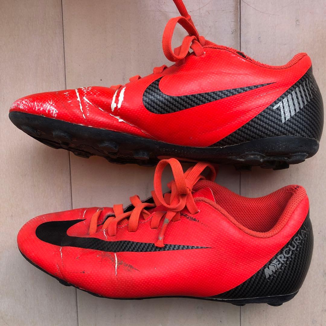 ナイキNIKE サッカー ジュニア スパイク 21.5cm 赤 - メルカリ