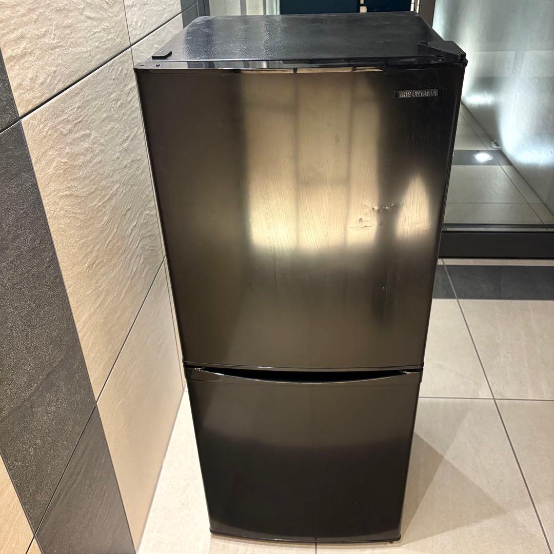 【東京23区送料無料‼️】アイリスオーヤマ冷蔵庫142L✨2021年製✨人気の黒♠️ Amazon.co.jp: アイリスオーヤマ 冷蔵庫 142L (幅約50cm) 冷凍室52L 右
