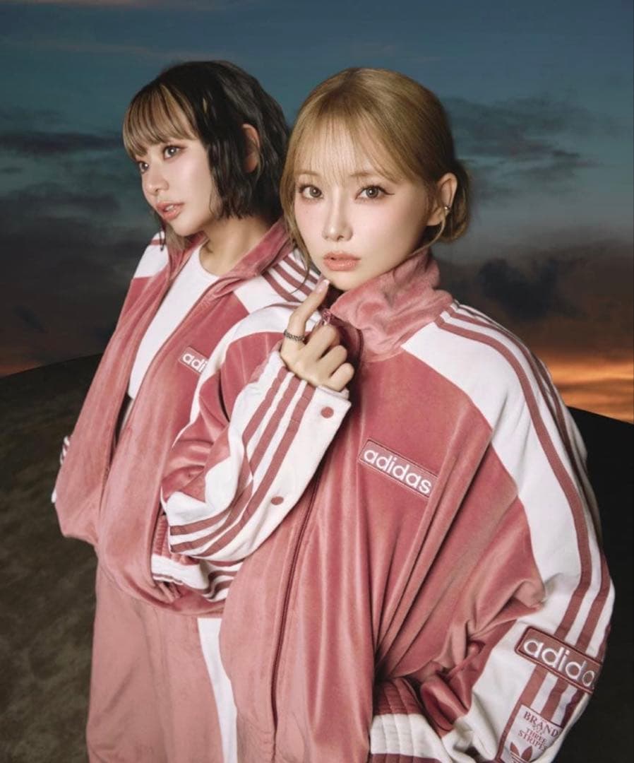 M adidas W ADIBREAK VELOUR TT 重盛さと美 - メルカリ