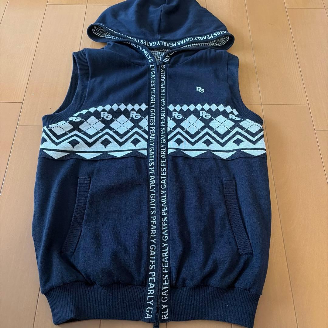 パーリーゲイツフード付きレディースベスト PEARLY GATES（パーリーゲイツ） ベスト ジレ 「PEARLY GATES