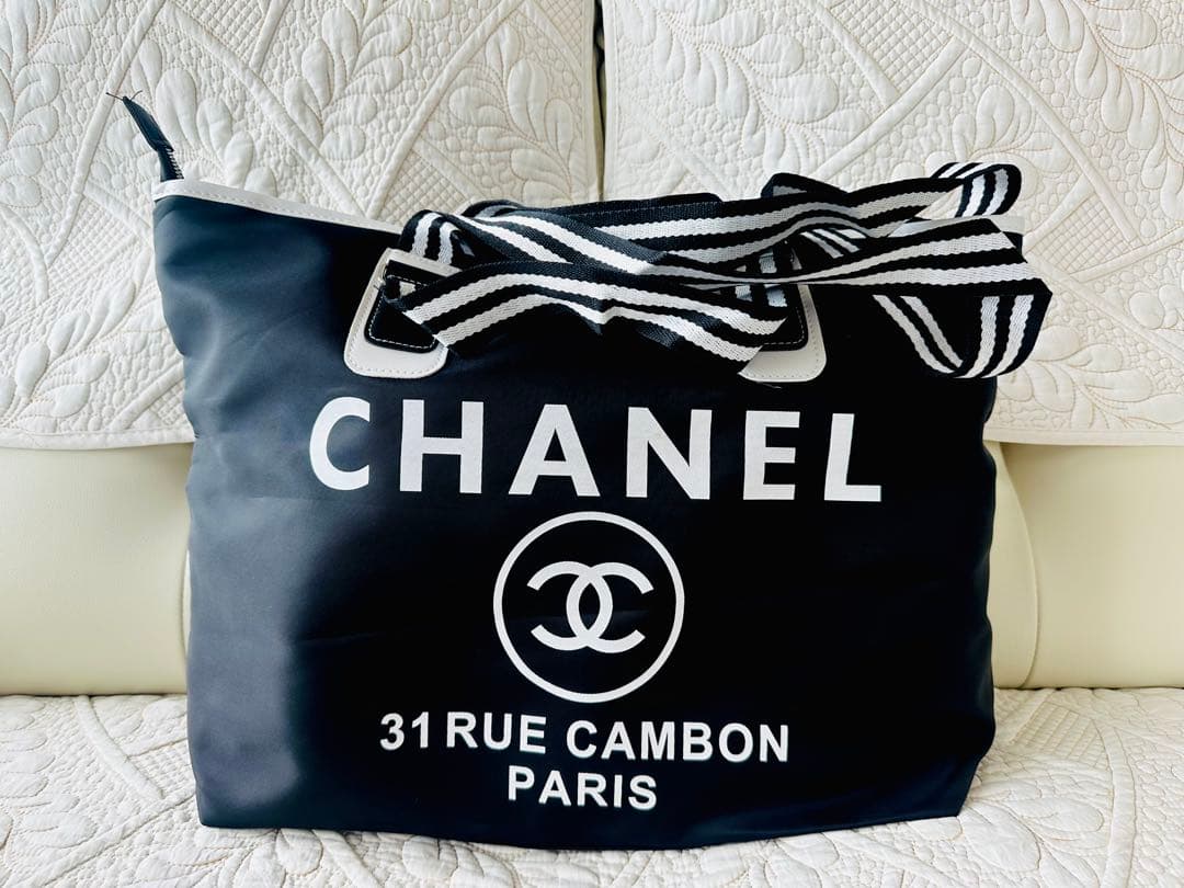 CHANEL☆ノベルティトートバッグ未使用品大きめロゴ入りトートバッグ 大容量 シャネルChanel V&A美術館 コラボトートバッグ ガブリエル 新品未使用