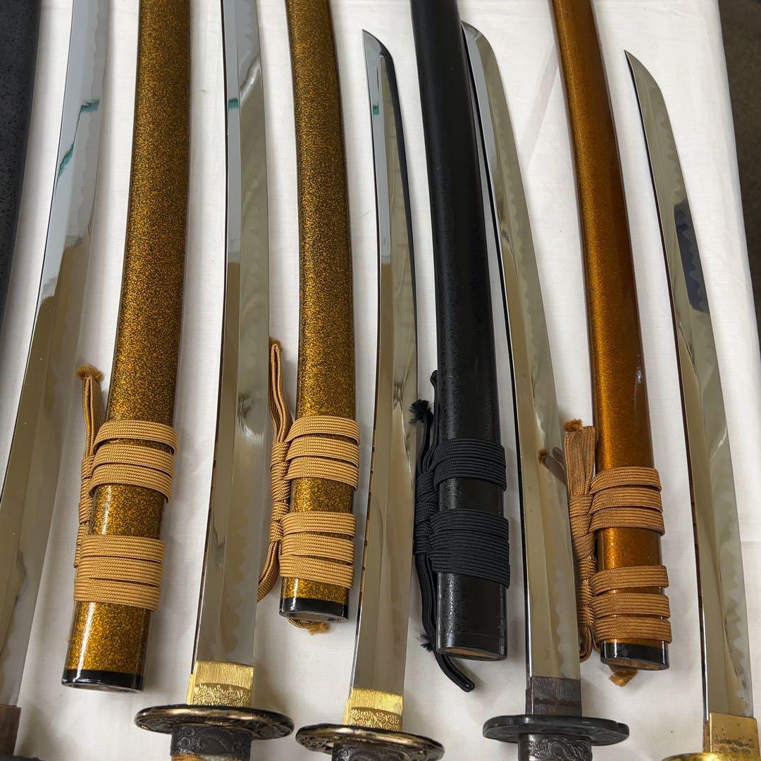 傷あり】模造刀 8本 まとめ 透かし鍔 太刀 脇差 白鞘 龍 黒鞘 金