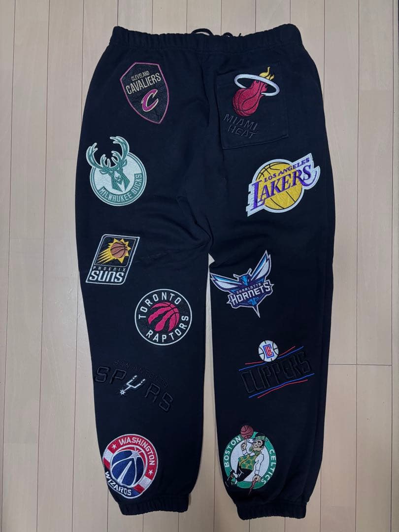 NBA ロゴ刺繍 [フリークスストア別注]ブラックパンツL - ウェア