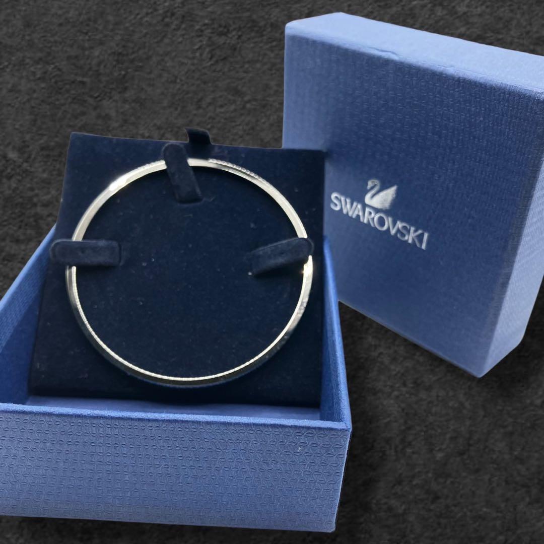 美品 スワロフスキー クリスタル バングル シルバー 箱付き547 - メルカリ