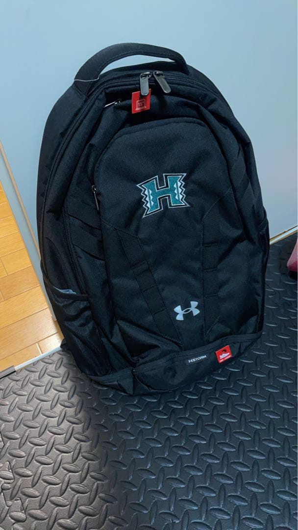 新品】ハワイ大学 アンダーアーマー コラボ リュック バックパック