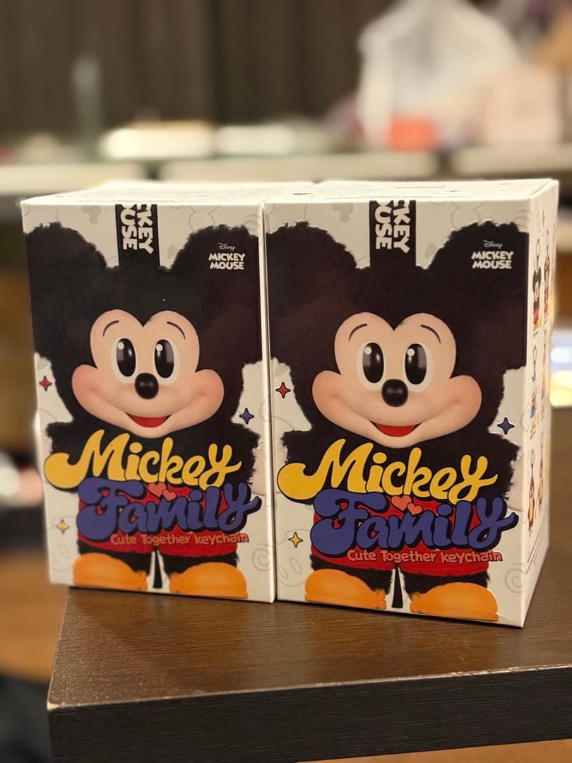 【新品、未開封】POP MART Mickey Family キーチェーン POP MART Mickey Family Cute Together Keychain Series Figures