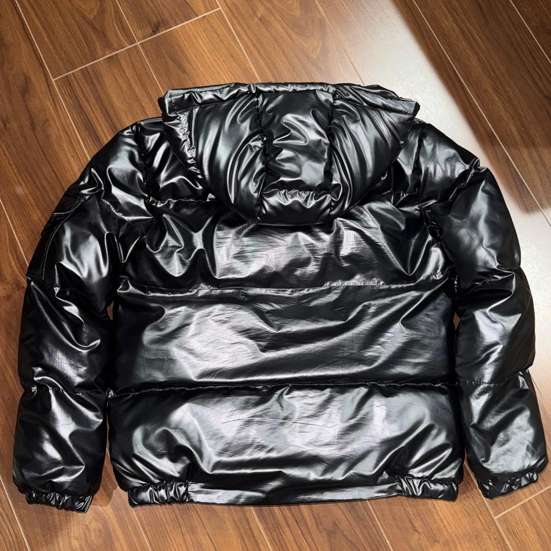 美品 黒 ダウンジャケット Mブラック drip テカテカダウン - メルカリ