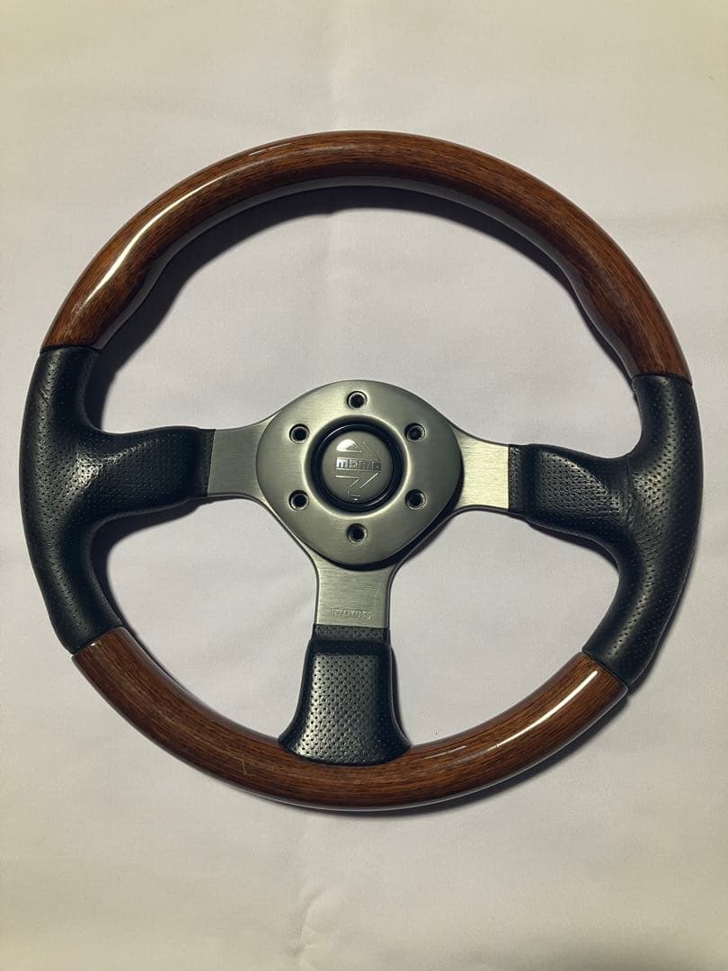 momoウッドレザー ステアリング 3スポーク momo ステアリング・ハンドル本体 黒 レザー 3スポーク - メルカリ