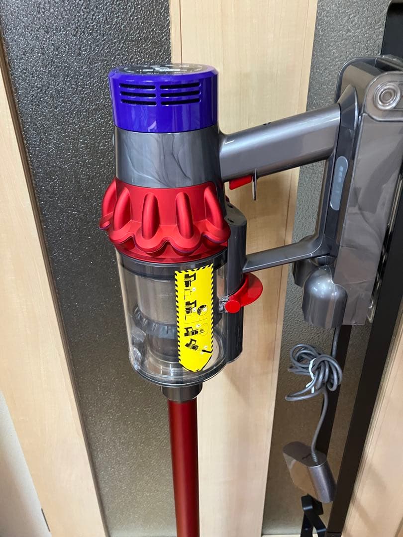 Dyson V10 SV12 レッド ヘッド付 付属品多数 ラック付き