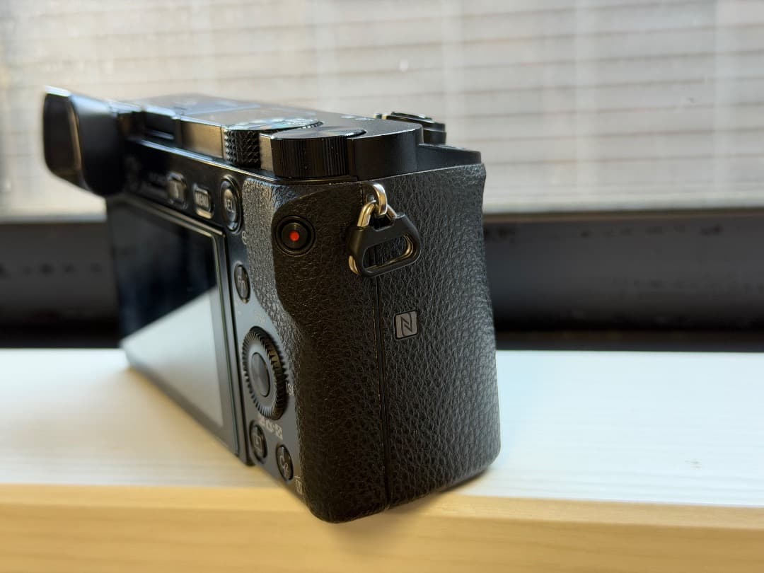 Sony α6000 ILCE-6000 24.3MP コンパクトデジタルカメラ