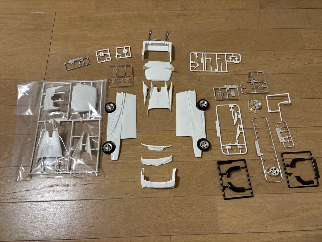 アオシマ1/24アズマックス100ハイエース、バニングパーツセット