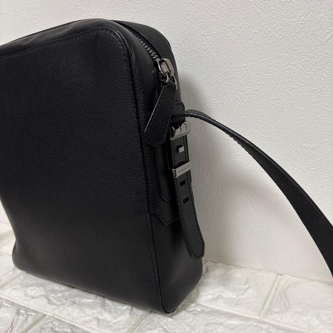 ▪️BVLGARI レザー ショルダーバッグ ブルガリバックル BVCKLE 黒