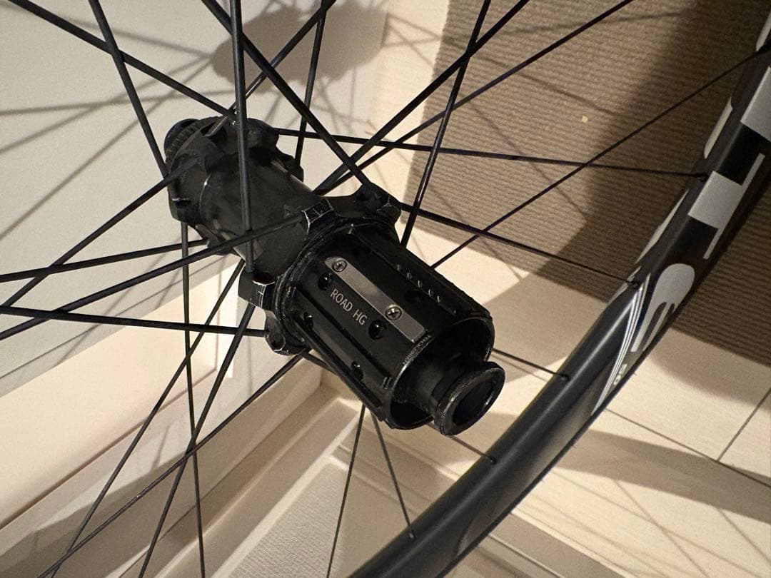 ELITEWHEELS エッジ白デカール タイヤ付ディスク - メルカリ