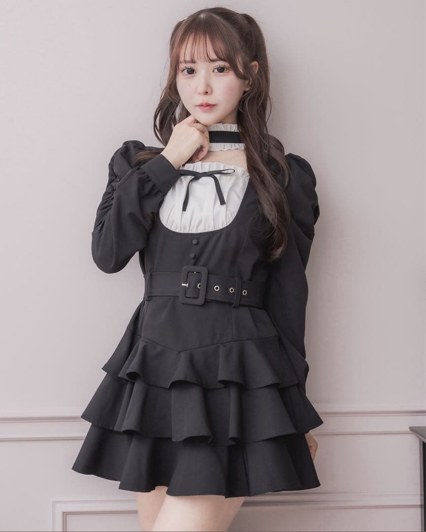 pium ピウム チョーカーフリルティアードワンピース　ブラック チョーカーフリルティアードワンピース – pium