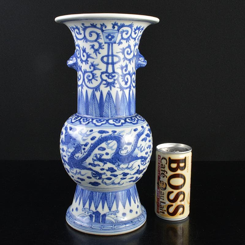 中国 大明萬暦年製款 青花 雲龍唐草文 双耳瓶 V R7059B