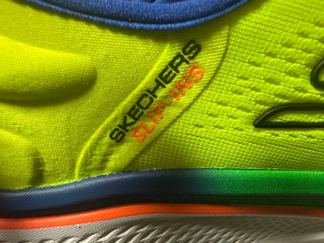 美品　SKECHERS GO RUN 軽量シューズ 27.5cm