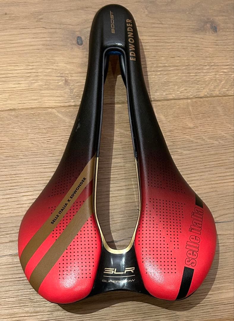 EdWonder X Selle Italia SLR Boost TMサドル EdWonder X Selle Italia SLR Boost Saddle. LIMITED EDITION