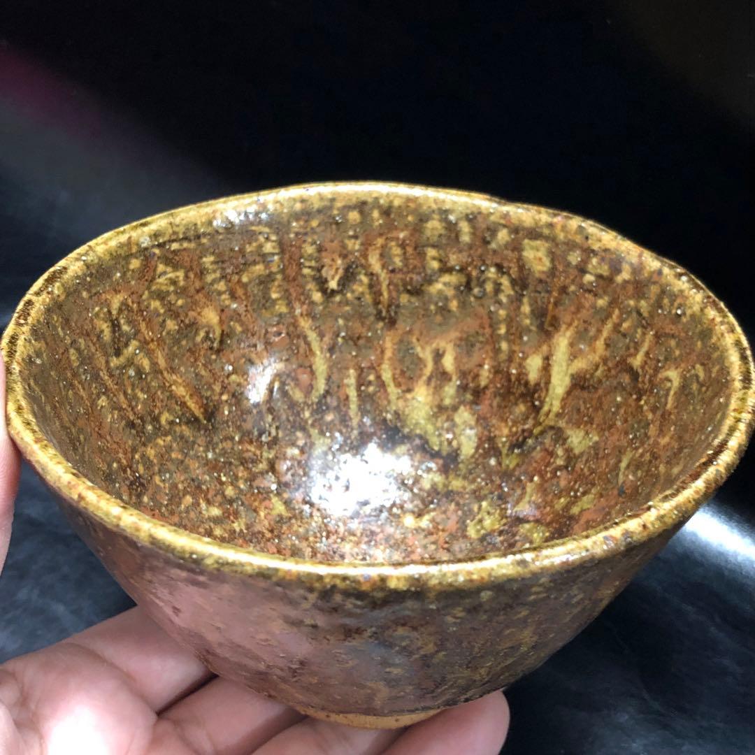 究極の美◆蔵から美しいマダラの荒々しい釉薬のかけられた抹茶茶碗が出て来ました。 究極の古美術◇蔵から2色の飴色の釉薬がかけられた美しい抹茶茶碗が出