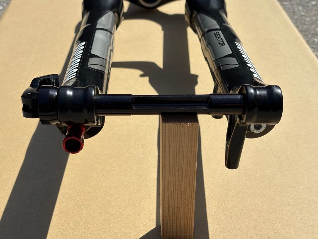 ROCKSHOX Sektor サスペンションフォーク 26