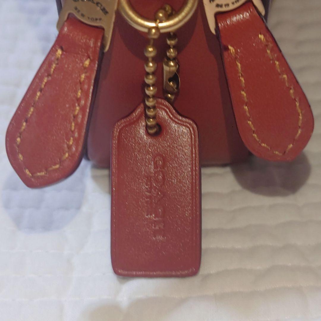 COACH キラ クロスボディ シグネチャー キャンバス ウィズ パッチ 財布