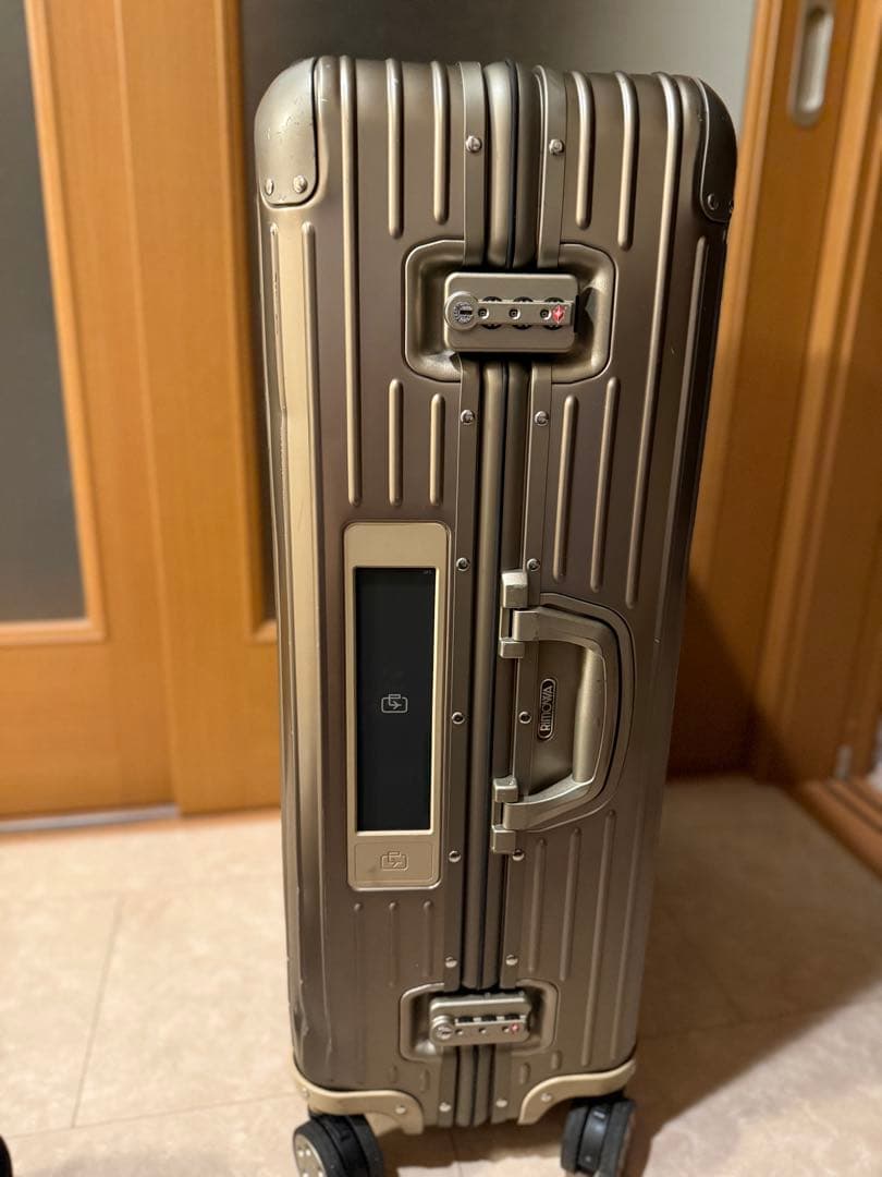 最終お値下げ‼️RIMOWAトパーズチタニウム 85L Check-In L Amazon | [ リモワ ] RIMOWA トパーズ チタニウム 82L 4輪 スーツ