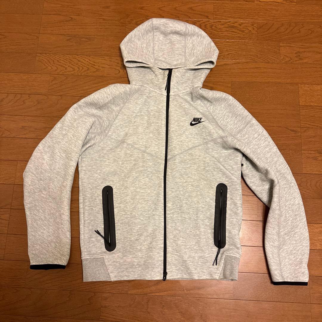 クロミちゃーんNike グレー パーカー NIKEテックパーカー クロミちゃーん様専用Nike グレー パーカー NIKEテックパーカー - メルカリ