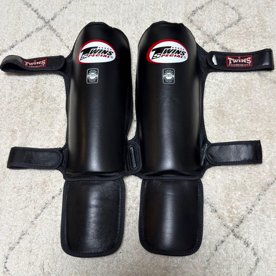TWINS SPECIAL 本革製レガースMサイズ ブラック 新TWINS ツインズ 本革製キックボクシングレガース 踵止め無し 黒 M