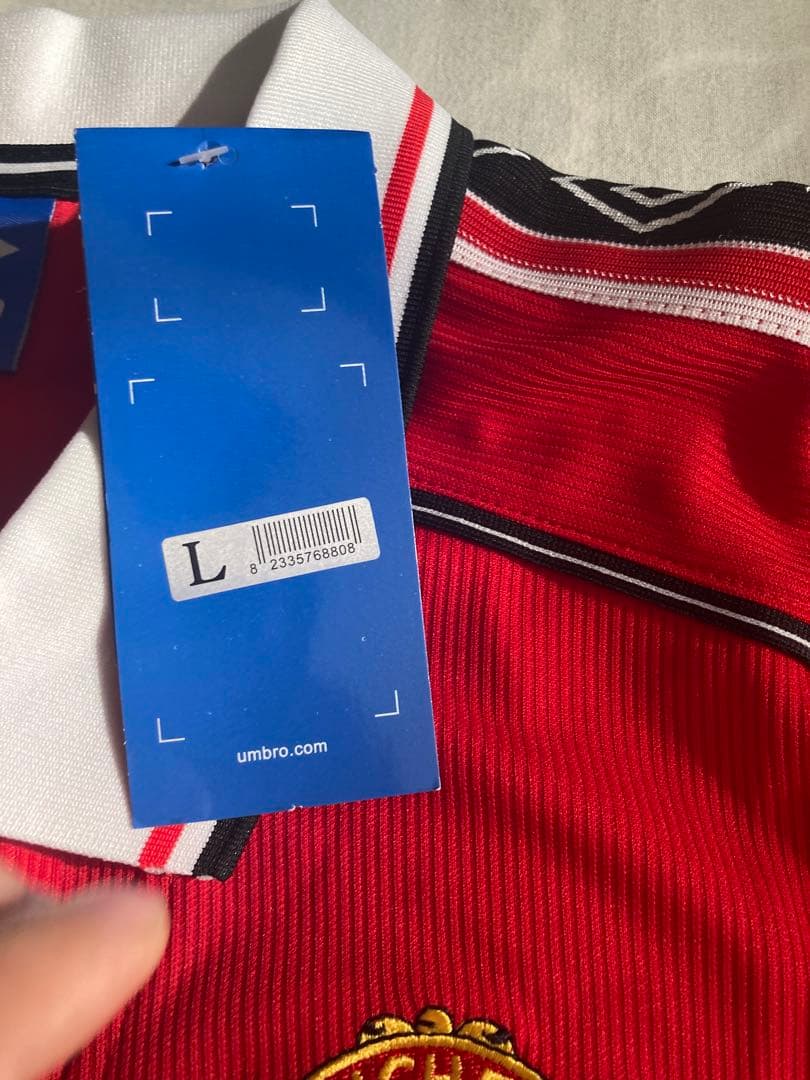 マンチェスター・ユナイテッド Umbro 赤シャツ Lサイズ 新品タグ付き