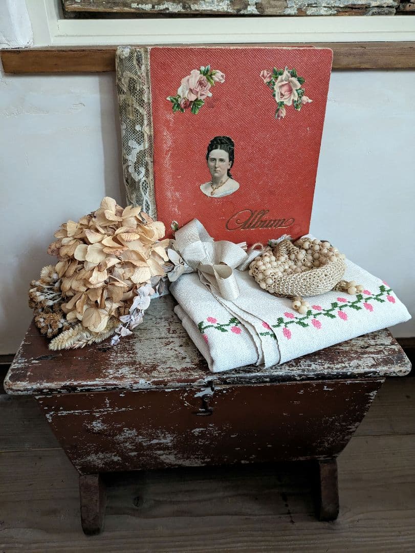 三連休値下げ アンティーク ヴィンテージ ペイント フットスツール 収納