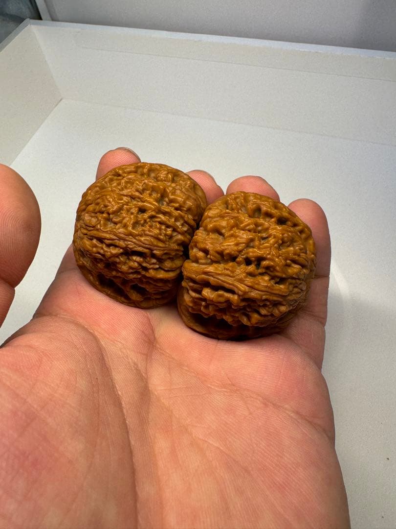 希少文玩核桃 南疆石 極太楞特徴