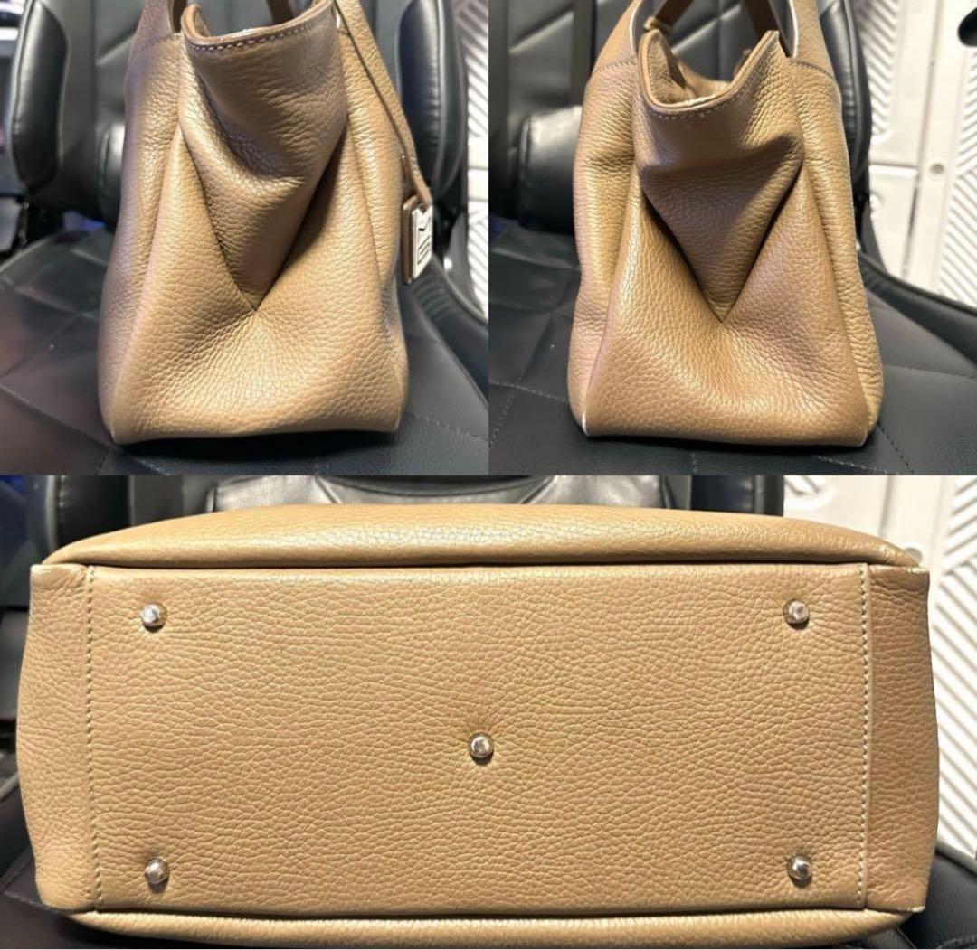 MAURO GOVERNA×WAKO グレージュ レザーハンドバッグ定価15万円 - メルカリ