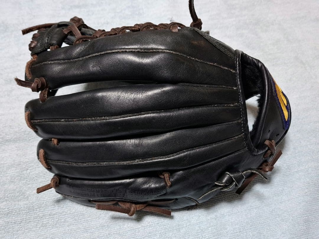ミズノ ワールドウィン 軟式オールラウンド ビッグM 紐交換済み 超美品