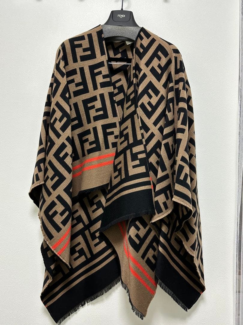 FENDI ロゴパターン ポンチョ・ケープコート FENDI FFモチーフ ロゴ入り ウール & カシミア ポンチョ *BROWN (FENDI