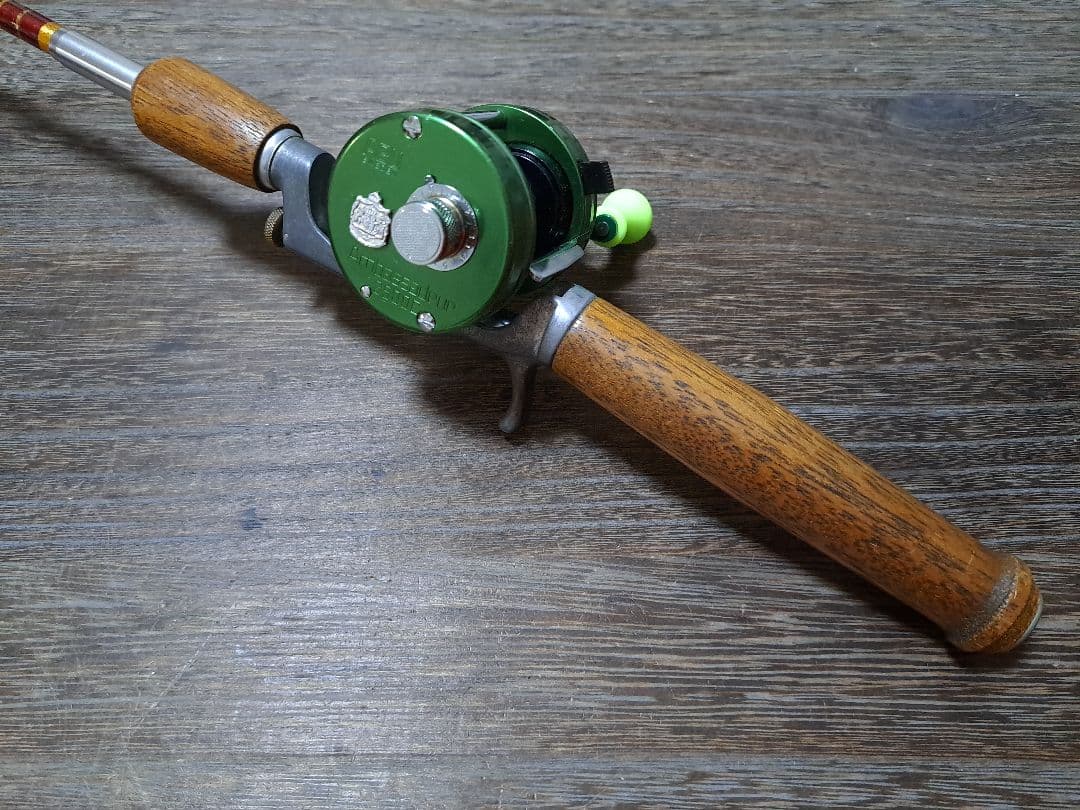 Abu ambassadeur 2500C グリーン サイモンシモムラ ハンドル