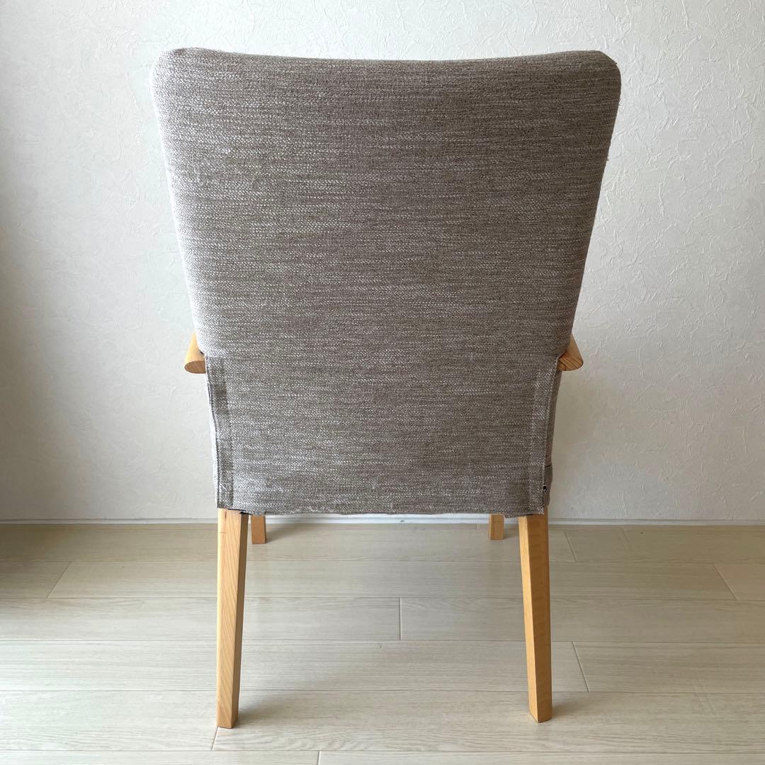 ○ニトリ○北欧レトロ 天然木製ダイニングチェア肘付き 1脚（もう1脚