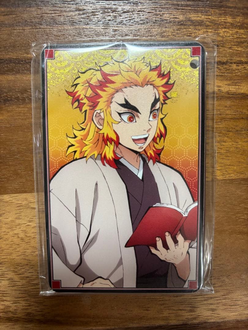 鬼滅の刃 TSUTAYA スライドカードケース 煉獄杏寿郎 中古】収納・携帯用アイテム 煉獄杏寿郎 スライドカードケース 「鬼滅