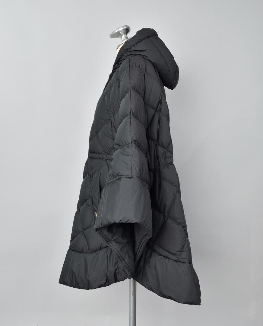 Woolrich エリスケープ ダウンポンチョ ブラック - メルカリ