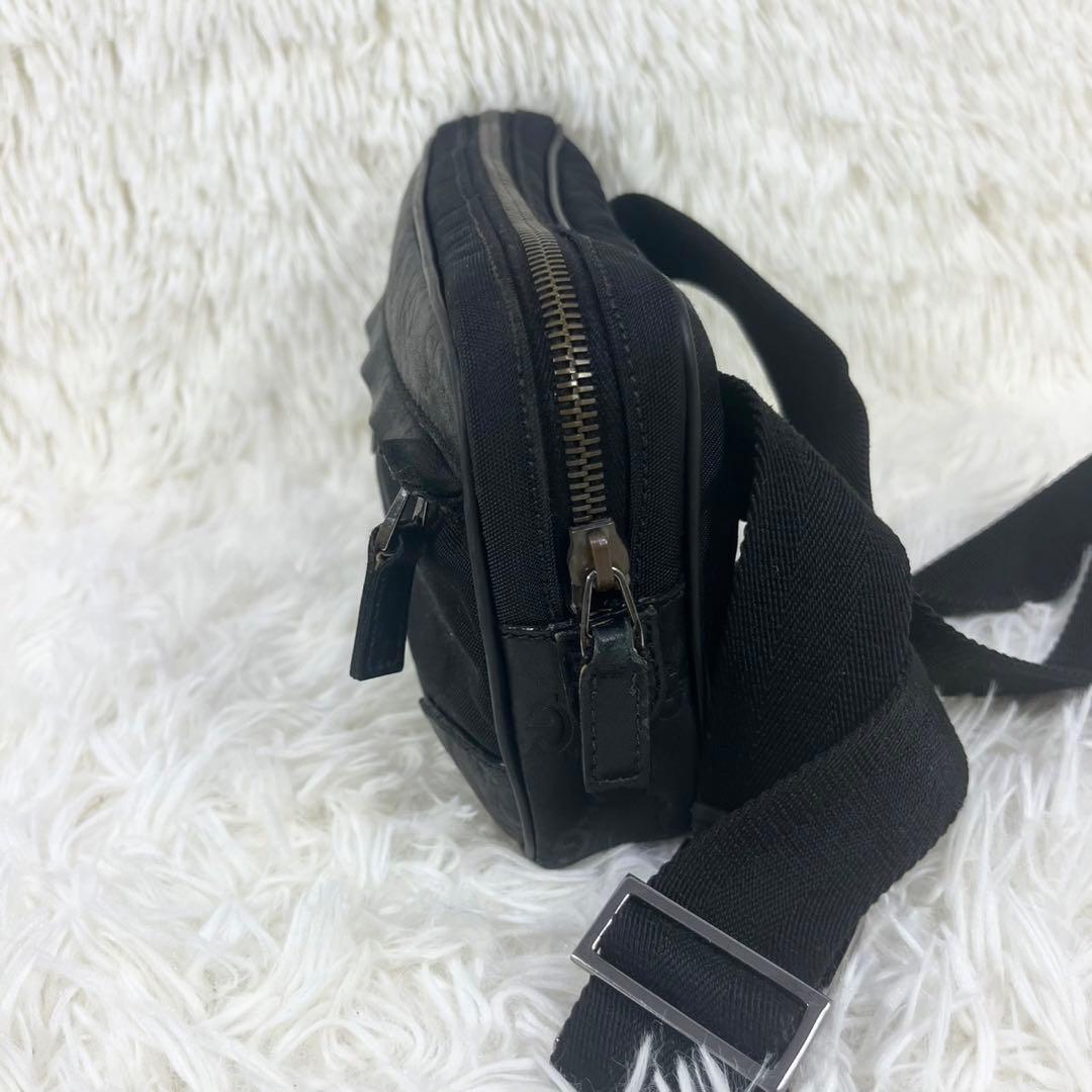 GUCCI グッチ ボディーバッグ シマレザー GG ロゴプレート - メルカリ
