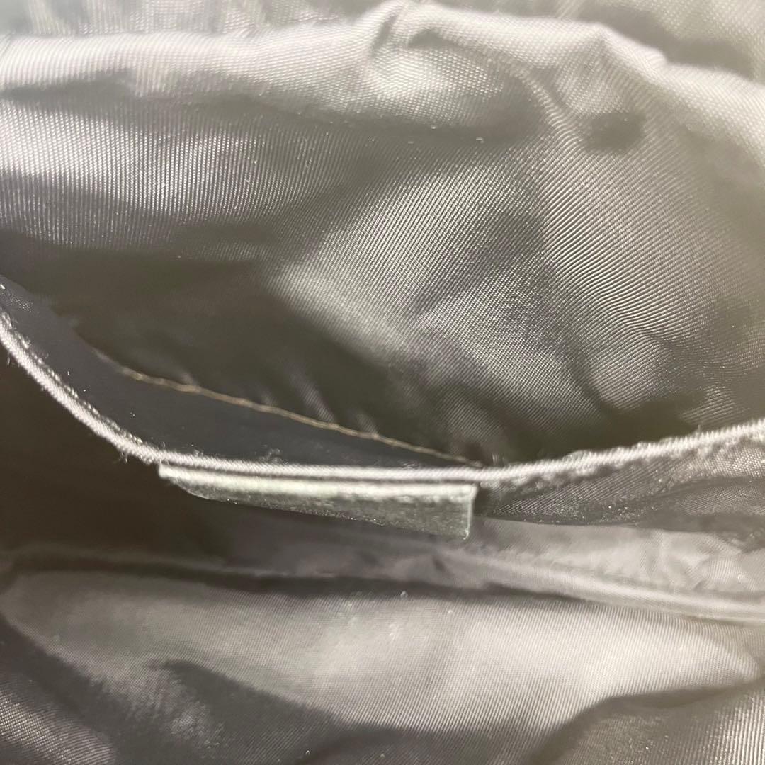 GUCCI グッチ ボディーバッグ シマレザー GG ロゴプレート - メルカリ