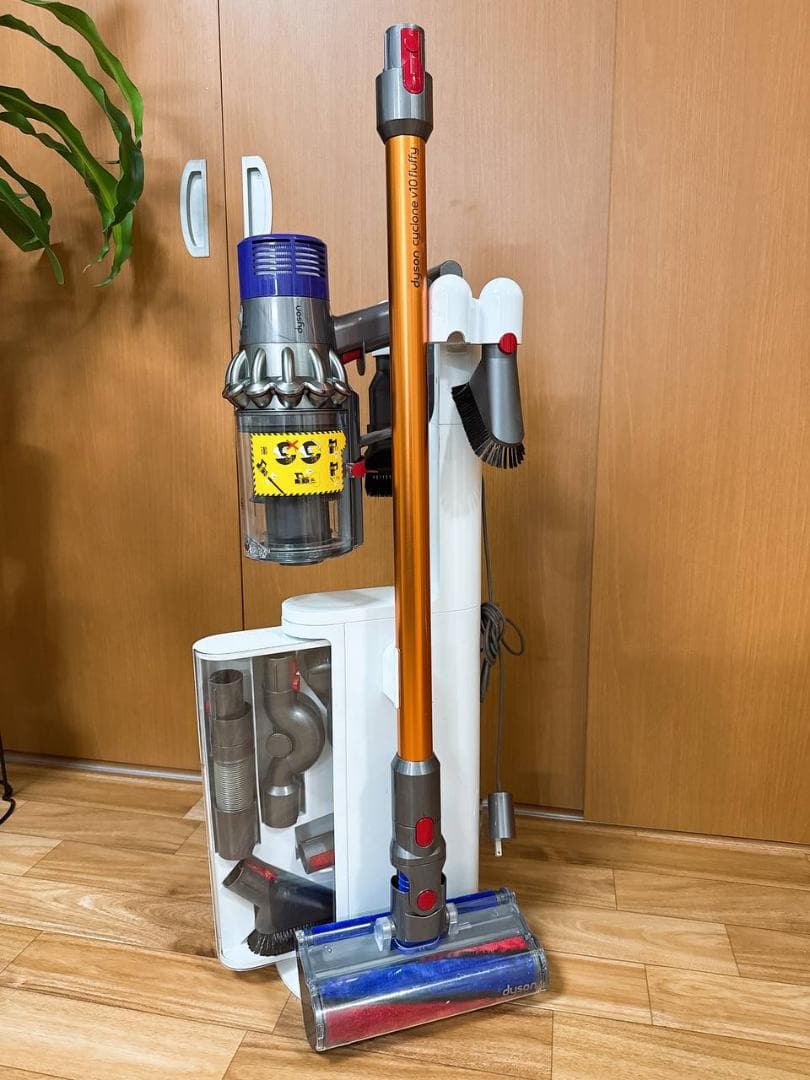 261-ダイソン dyson v10 sv12 掃除機 作動品 Dyson Cyclone V10 Fluffy (SV12 FF LF) | 掃除機 | ダイソン公式