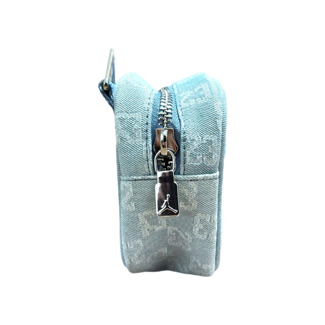 未使用】JORDAN ジョーダン モノグラム カメラ バッグ デニム - メルカリ