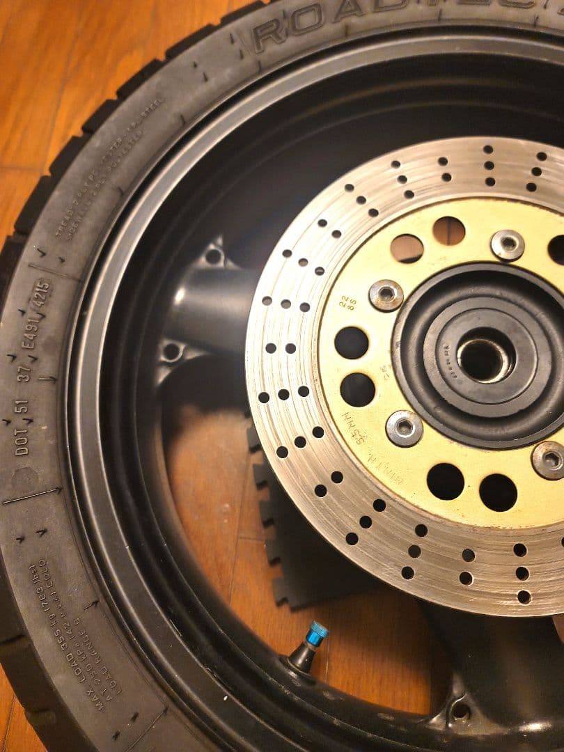 ZRX1100ホイールタイヤディスクハブハブダンパースプロケット